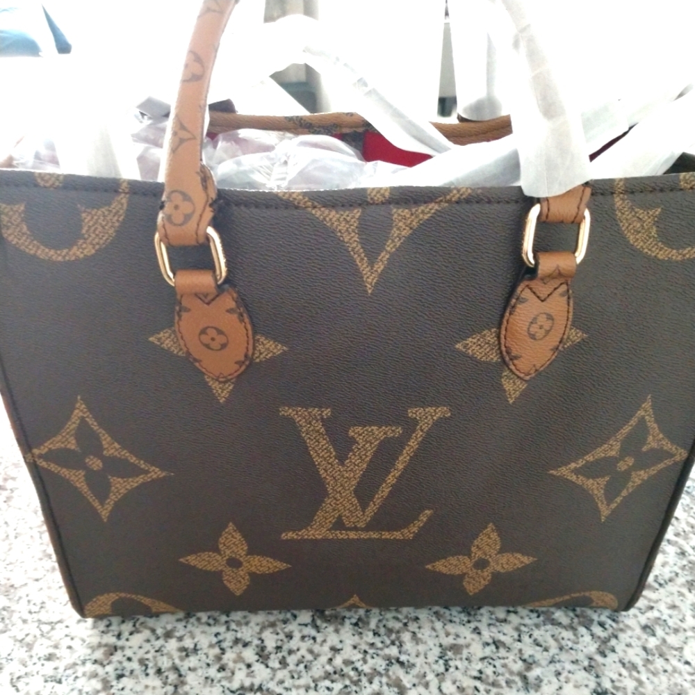 BEAUTIFUL PURSE